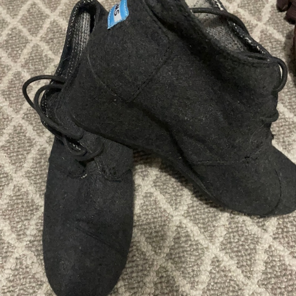 Toms gray wedge booties